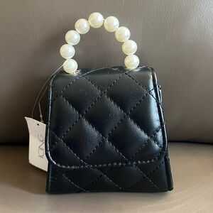 Mini Black 🖤 Quilted Handbag with Pearl Handle